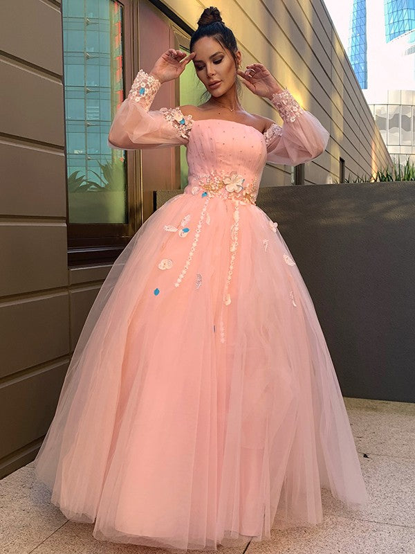 Vestido de fiesta largo hasta el suelo con mangas largas de tul y flores hechas a mano