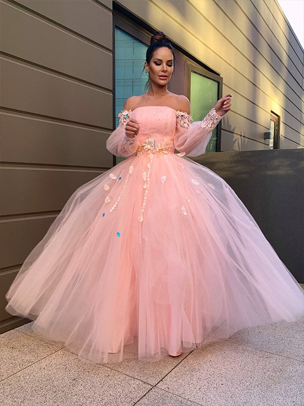 Vestido de fiesta largo hasta el suelo con mangas largas de tul y flores hechas a mano