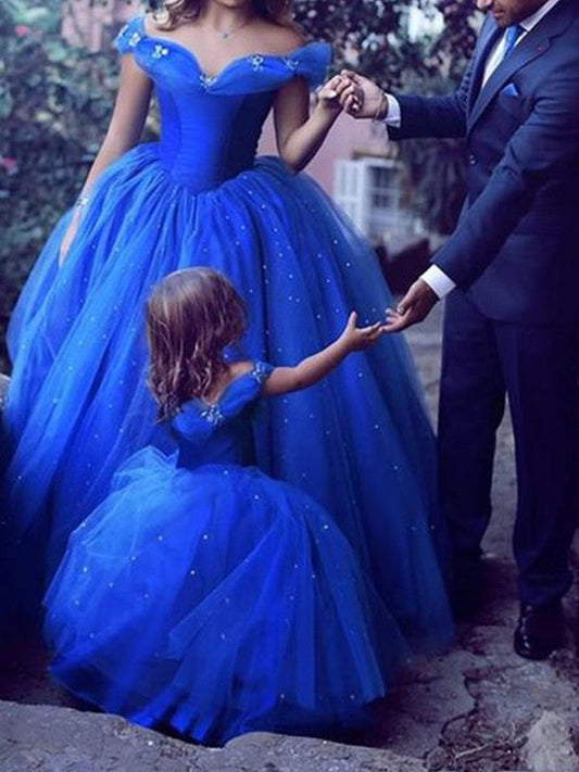 Vestidos de fiesta de tul con cuentas, sin mangas, hombros descubiertos y largo hasta el suelo