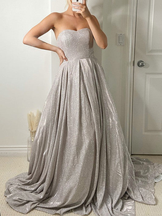 Vestidos de fiesta con escote corazón, lentejuelas, sin mangas y volantes