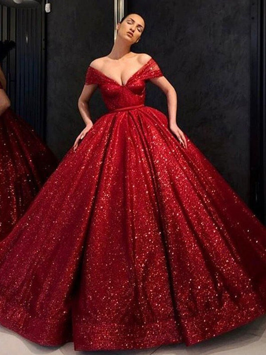 Vestido de fiesta largo hasta el suelo sin mangas con lentejuelas y volantes y hombros descubiertos
