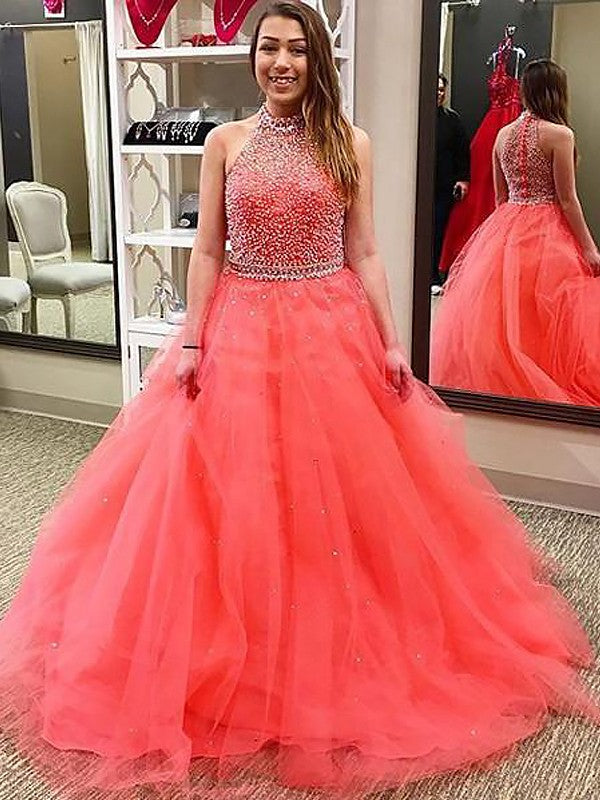 Vestidos de fiesta de tul con escote halter, sin mangas y con cuentas hasta el suelo