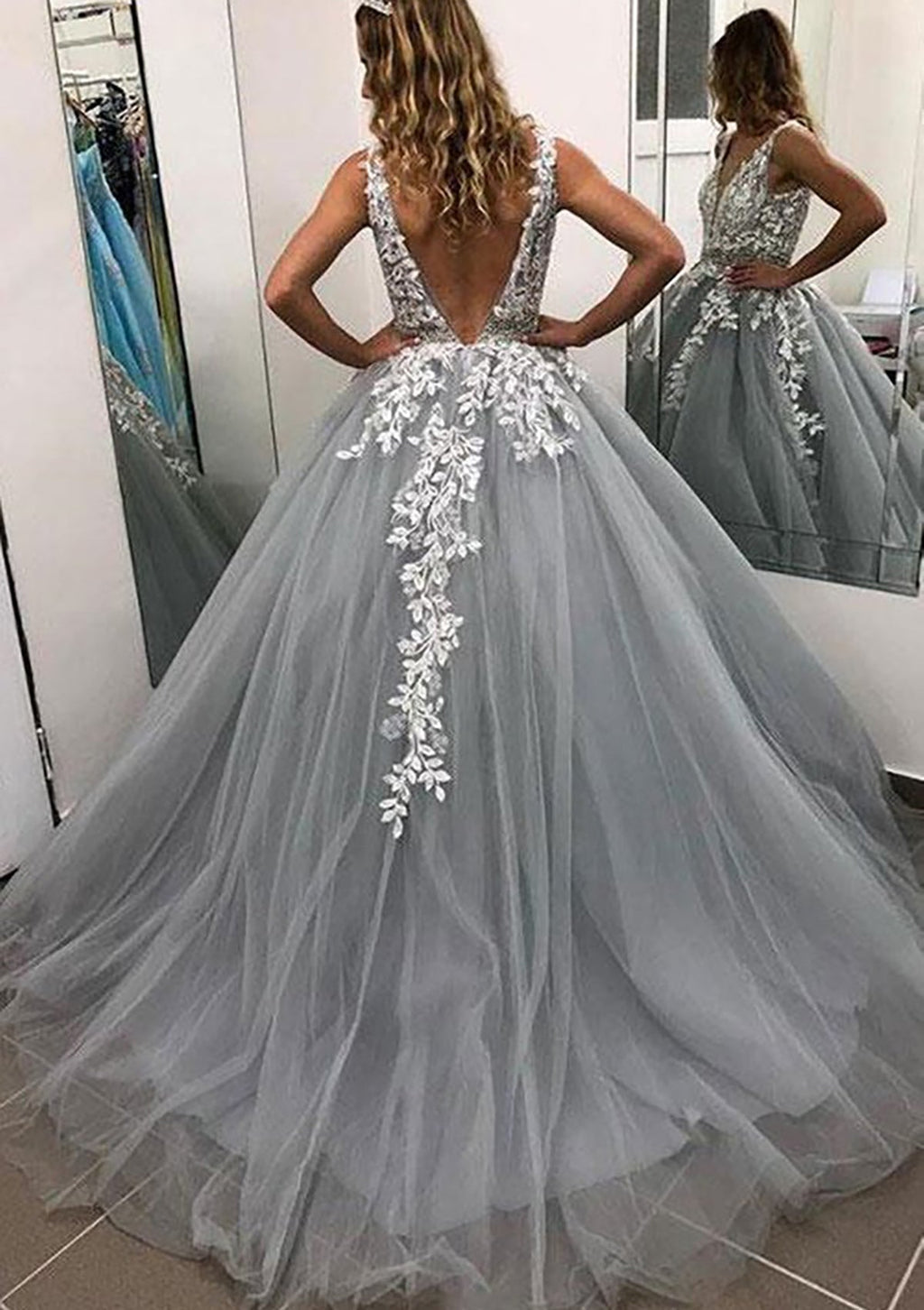 Adley | Ballkleid, ärmellos, lang/bodenlang, Tüll, mit Spitzenapplikation und Perlenbesatz