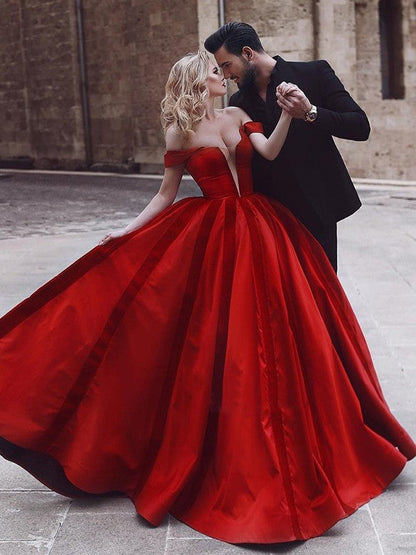 Duchesse-Linie Ärmellos Off-the-Shoulder Rüschen Satin Ballkleider