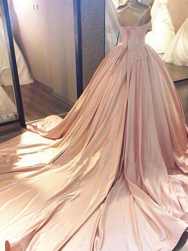 Vestidos de fiesta de satén con encaje y cola de corazón sin mangas y corte en forma de corazón