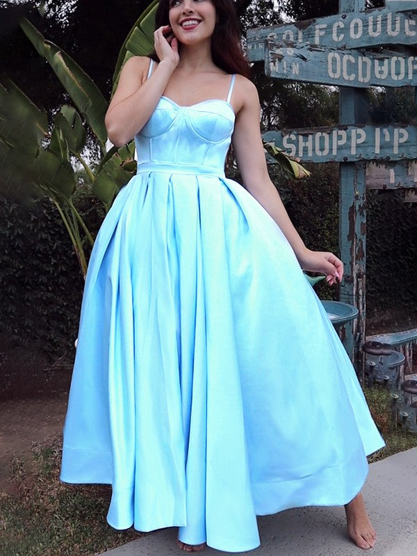 Ballkleid Spaghettiträger Ärmellos Satin Rüschen Wadenlang Homecoming Ballkleider