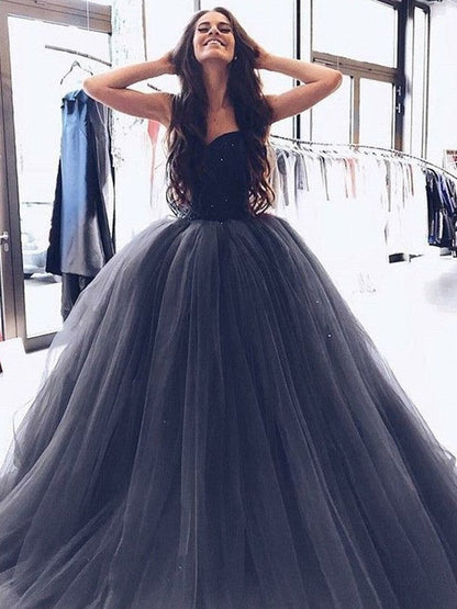 Vestidos de fiesta de tul con cuentas y escote corazón sin mangas