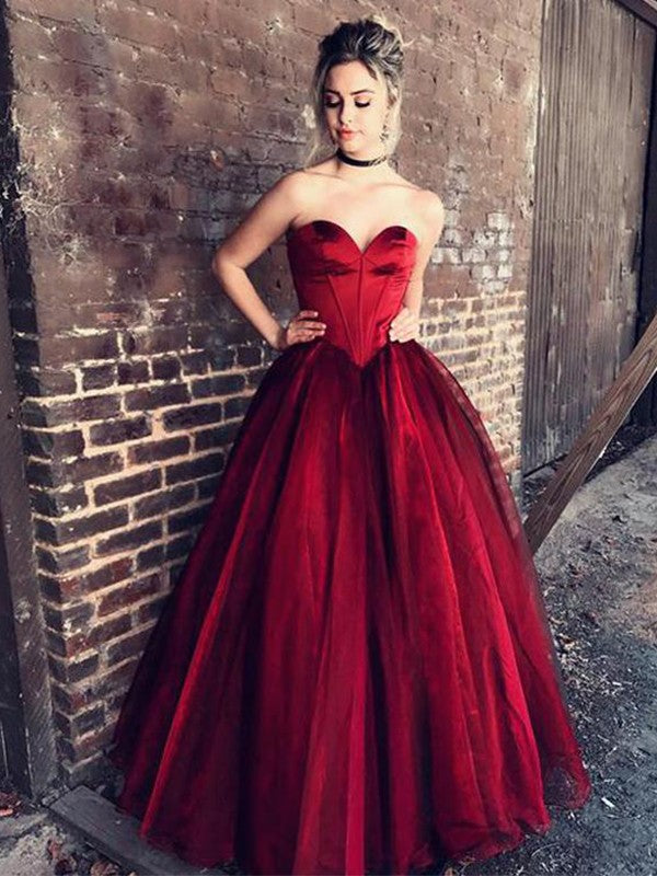 Vestido de fiesta de tul con escote corazón, sin mangas, largo hasta el suelo y volantes