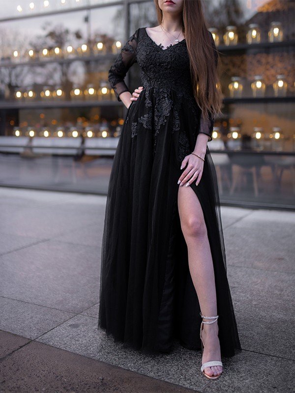 Vestido de fiesta largo hasta el suelo con mangas largas de tul y apliques y hombros descubiertos