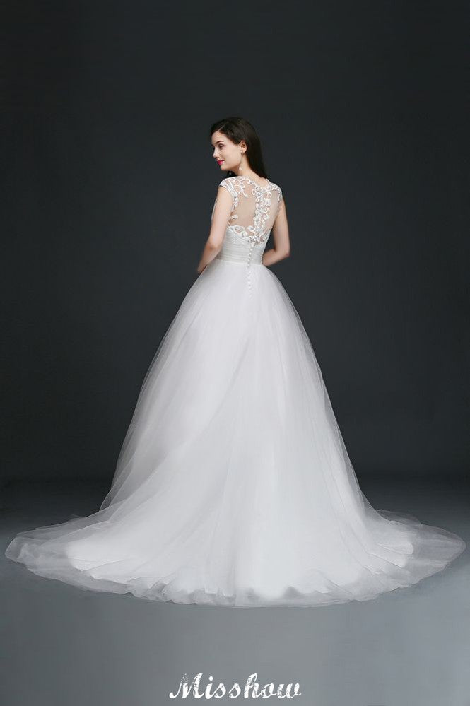 Vestidos de novia elegantes de tul con escote en V y botones
