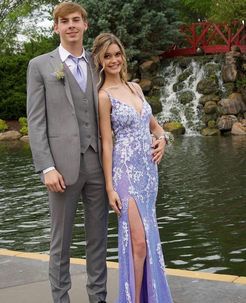 Ainhoa ​​| Glitzerndes blaues Meerjungfrau-Spitzen-Ballkleid mit Schlitz