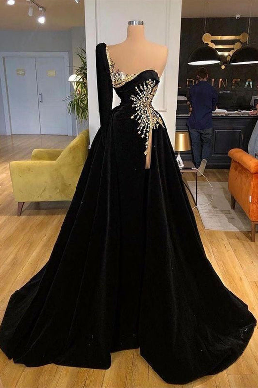 Schwarzes Ballkleid in A-Linie mit Herzausschnitt und Perlenbesatz und einem Ärmel