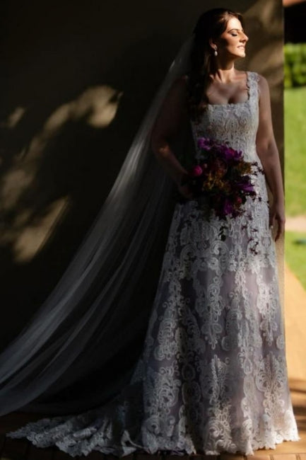 Wunderschönes A-Linien-Brautkleid in Elfenbein mit Spitze und Applikationen