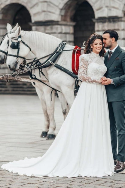 Hermosos vestidos de novia de gasa con encaje, cuello alto y corte A con mangas largas
