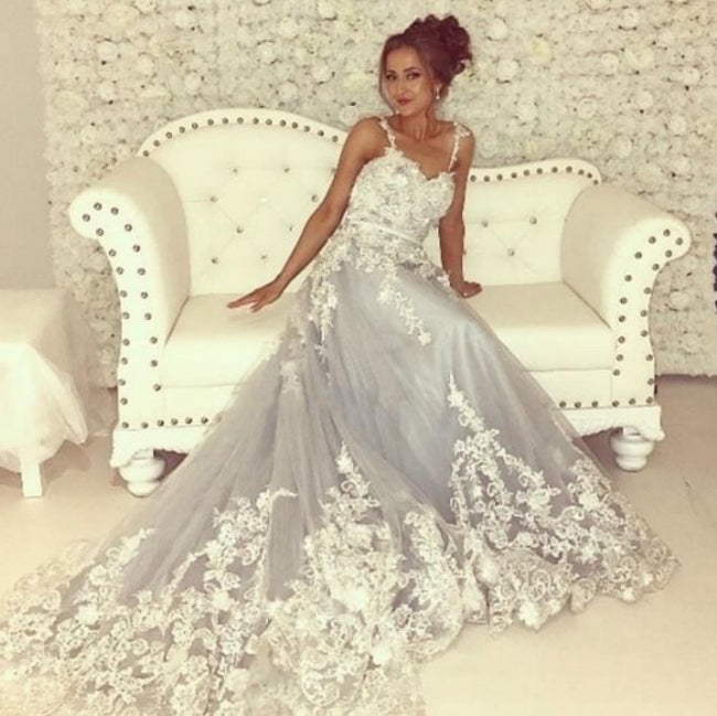 Hermosos vestidos de fiesta largos sin mangas con escote en forma de A y encaje