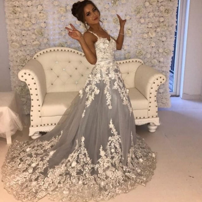 Hermosos vestidos de fiesta largos sin mangas con escote en forma de A y encaje