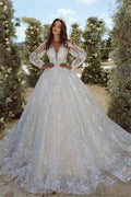 Hermoso vestido de novia de tul con apliques de encaje y escote en V en forma de A y mangas largas