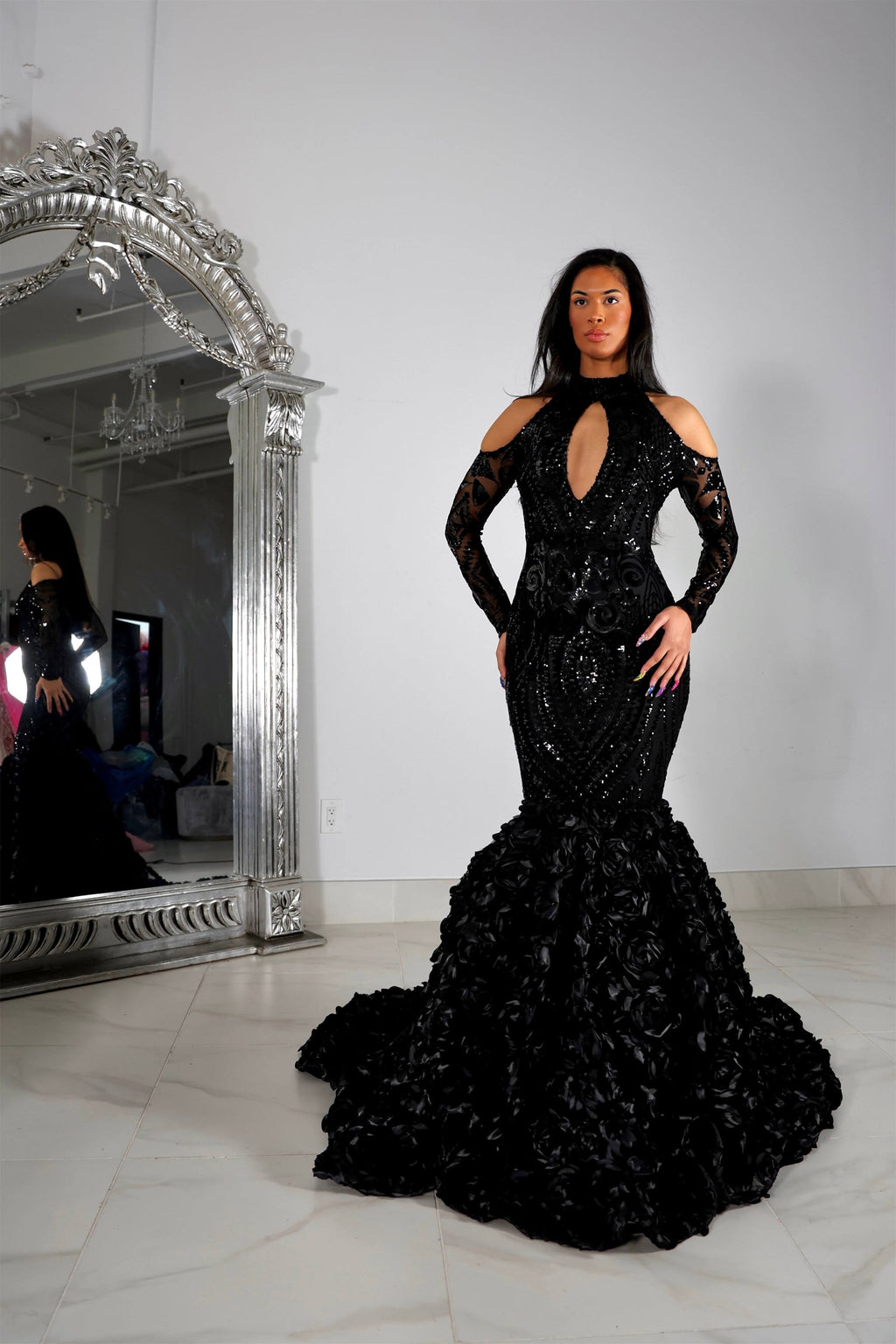 Wunderschönes schwarzes Meerjungfrau-Ballkleid mit langen Ärmeln