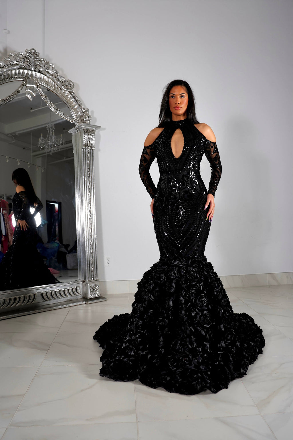 Wunderschönes schwarzes Meerjungfrau-Ballkleid mit langen Ärmeln