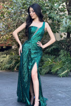 Hermoso vestido de fiesta de tul con lentejuelas, sin mangas y un hombro con abertura frontal