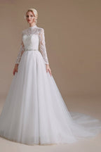 Hermosos vestidos de novia con escote joya, manga larga, corte A y largo hasta el suelo con estampado