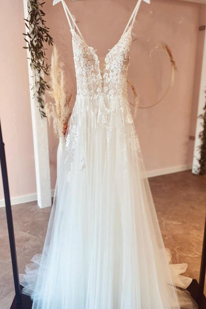 Hermosos vestidos de novia largos de tul con espalda descubierta y corte en A con apliques de encaje