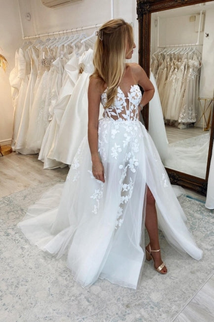Wunderschönes langes ärmelloses A-Linien-Brautkleid mit Schlitz und Spitze