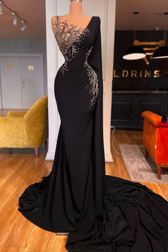 Hermoso vestido de fiesta largo de sirena con encaje y cuentas en negro