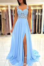 Hermosos vestidos de noche largos azules con tirantes sencillos, apliques, sin mangas y abertura