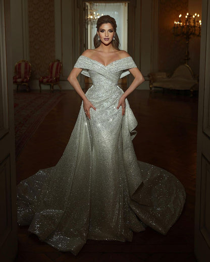 Wunderschönes langes schulterfreies ärmelloses Brautkleid im Meerjungfrauenstil mit Pailletten