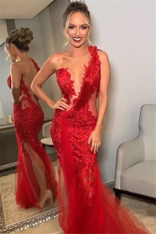 Wunderschönes langes Meerjungfrau-Abschlussballkleid mit einer Schulter und roter Spitze