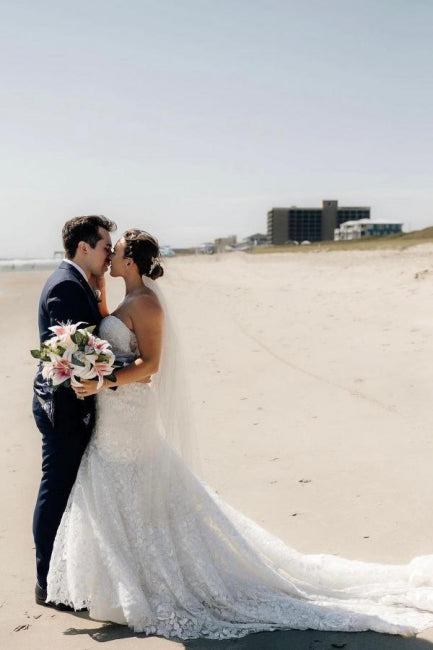 Beautiful Long Mermaid Sleeveless Wedding Dresses With Lace