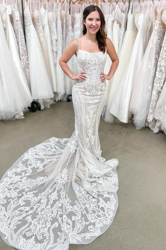 Wunderschönes langes Meerjungfrau-Brautkleid mit Spaghettiträgern und rückenfreiem Spitzenbesatz