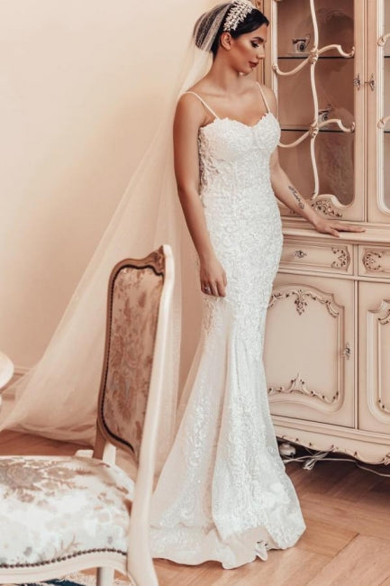 Wunderschönes langes Meerjungfrau-Brautkleid mit Spaghettiträgern und Spitze