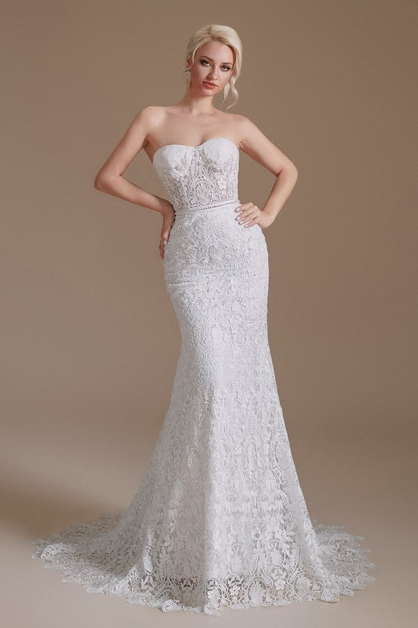 Hermosos vestidos de novia largos de sirena con escote corazón y encaje con mangas desmontables
