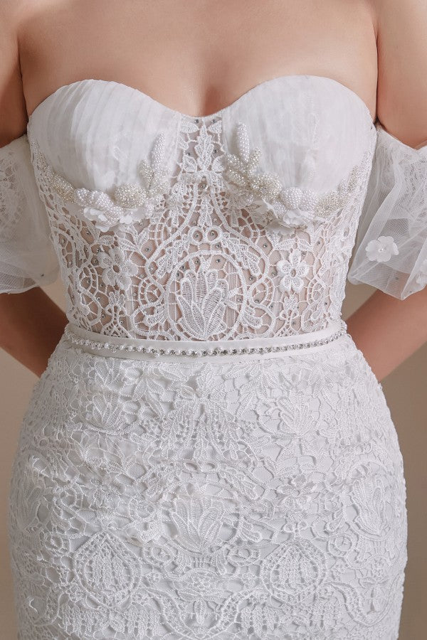 Hermosos vestidos de novia largos de sirena con escote corazón y encaje con mangas desmontables