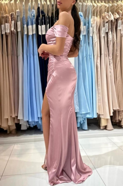 Wunderschönes langes rosa schulterfreies ärmelloses Meerjungfrau-Abendkleid mit Schlitz
