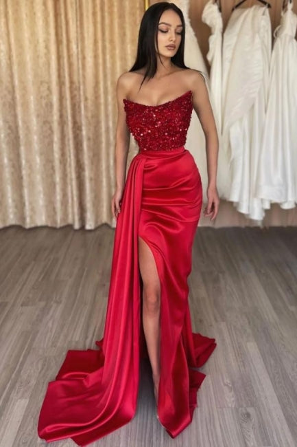 Wunderschönes langes rotes trägerloses Meerjungfrau-Ballkleid aus Satin mit Pailletten und Schlitz