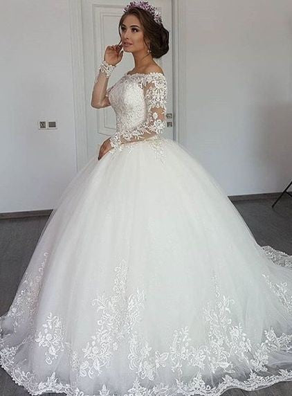 Wunderschönes schulterfreies Prinzessinnen-Brautkleid mit langen Ärmeln und Applikationen