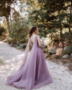 Hermoso vestido de fiesta largo de tul con escote en V y corte A