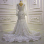 Wunderschönes Meerjungfrau-Brautkleid mit langen Ärmeln und Spitzenapplikationen und Schleppe