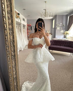 Wunderschöne Meerjungfrau Tüll Spitze Herzausschnitt Ärmelloses Weißes Brautkleid Mit Applikationen