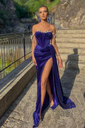 Wunderschönes schulterfreies Meerjungfrau-Ballkleid mit Glitzer und Schlitz vorne
