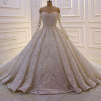 Wunderschönes schulterfreies Brautkleid mit langen Ärmeln und Spitze