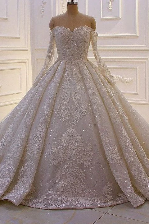 Wunderschönes schulterfreies Brautkleid mit langen Ärmeln und Spitze