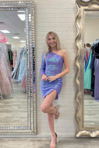 Wunderschönes One-Shoulder-Langarm-Heimkehrkleid mit Pailletten
