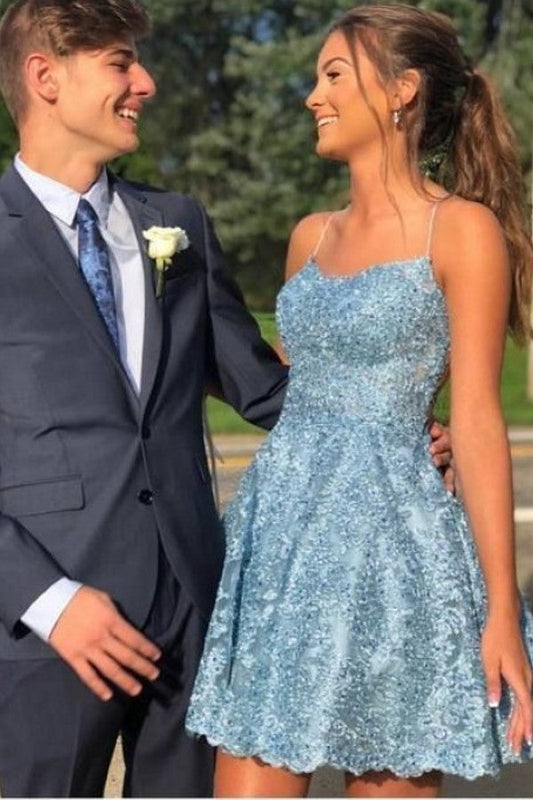 Wunderschönes kurzes A-Linien-Ballkleid mit Spaghettiträgern