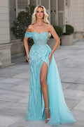 Wunderschönes Ballkleid aus Spitze mit Herzausschnitt, Schlitz vorne und Perlenbesatz