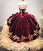 El mejor vestido de quinceañera de organza con escote corazón y largo.