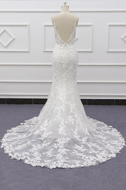 El mejor vestido de novia largo de sirena con tirantes finos y apliques de encaje